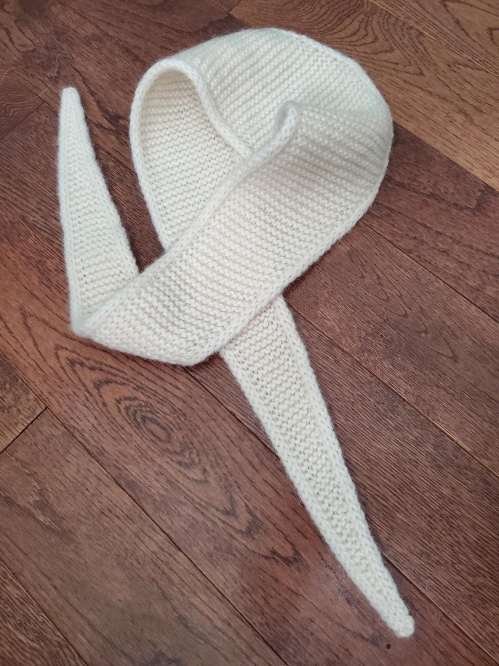 Handmade Small Wool Scarf - Picture 4 of 5